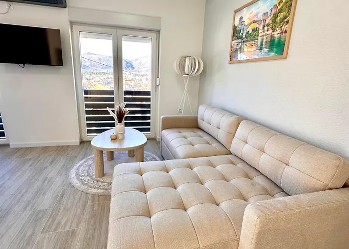 Golden Horizon موستار